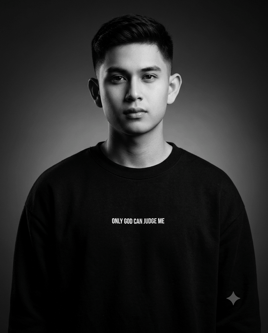 The Slogan Sweatshirt Black Portrait